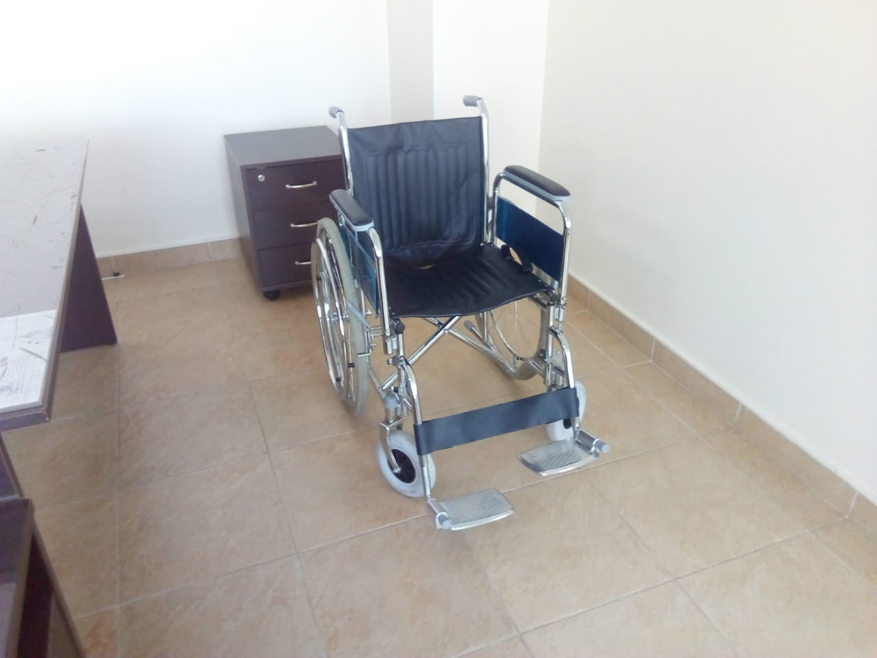 Кресло-каталка  для перевозки инвалидов 